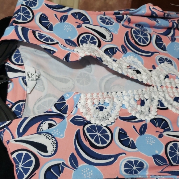 Crown & Ivy Sleeveless Picnic Party II Signature Top Size M - Picture 2 of 4